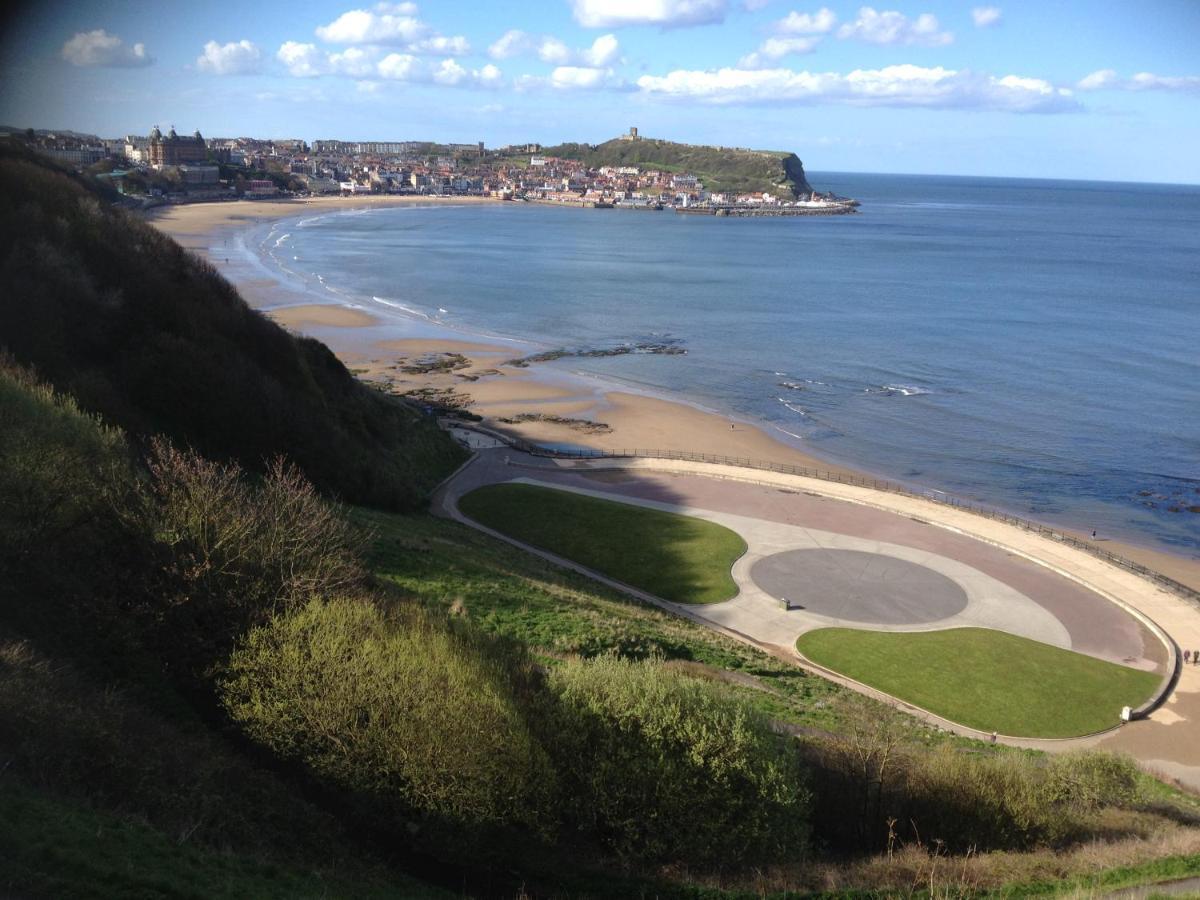Large 5 Bed House In Scarborough Near The Beach, Large Garden & Hot Tub Kültér fotó